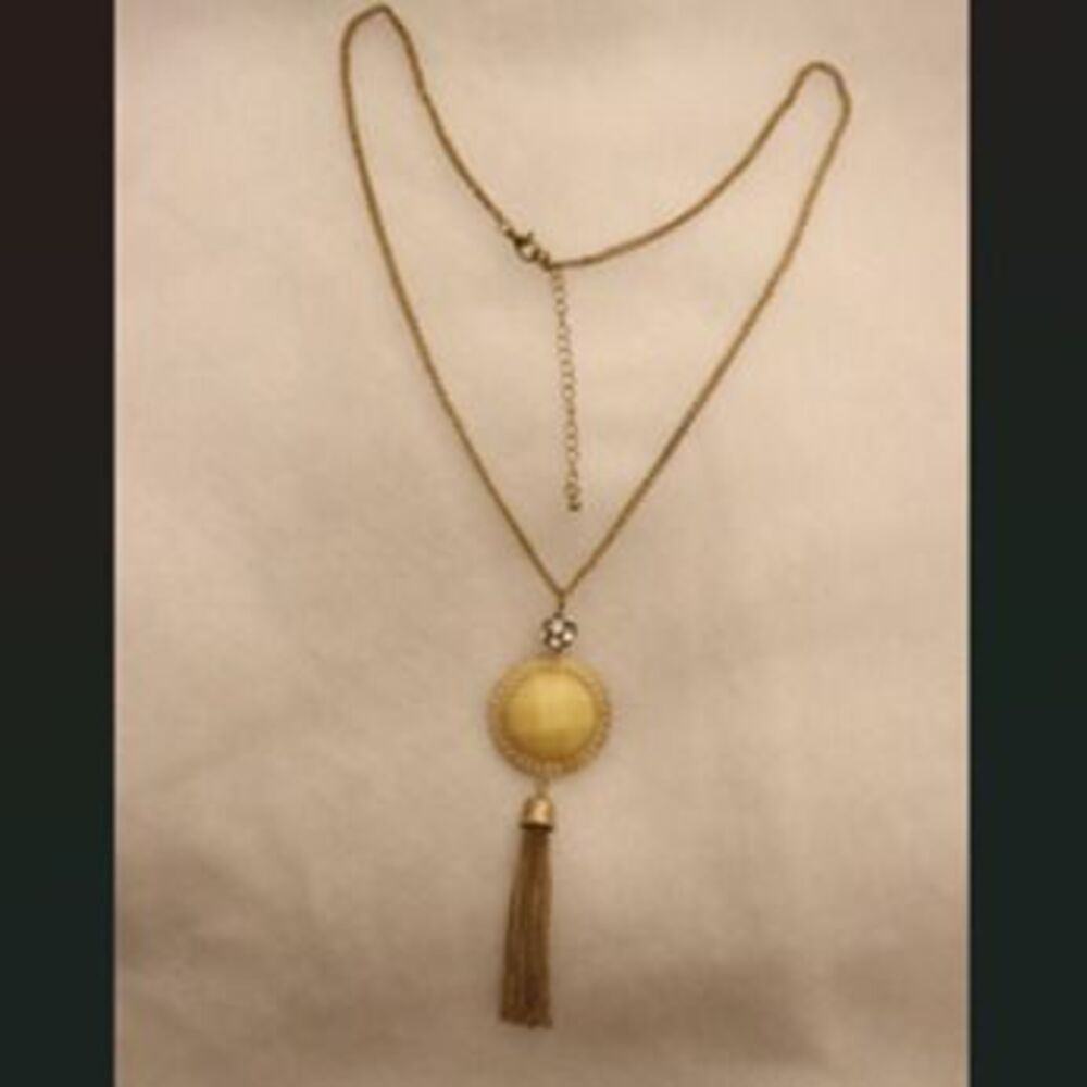 13" gold style vintage pendant necklace with cream pendant stone, chain tassel
